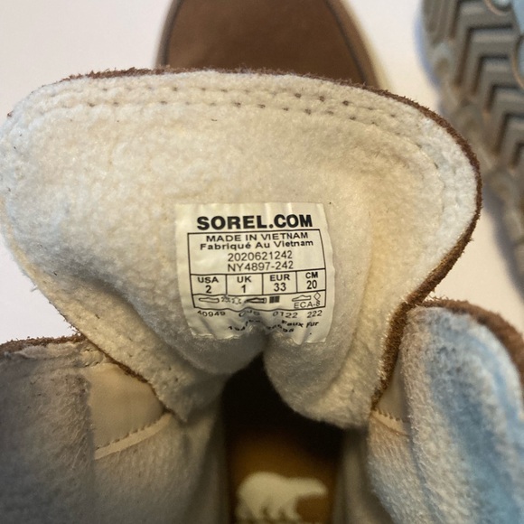 Sorel Kids SZ 2 brown Explorer boots waterproof like new - Picture 4 of 15